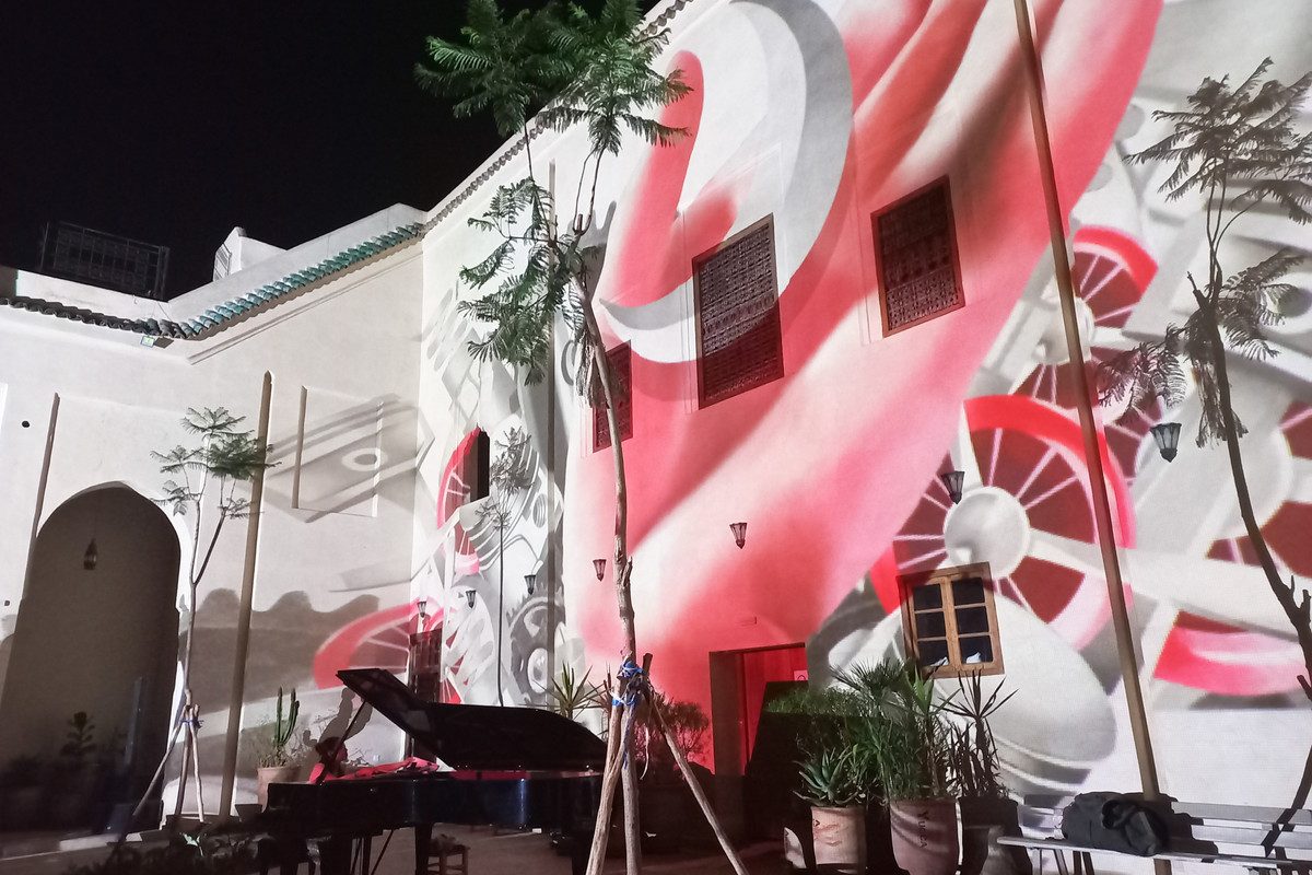 Elemento terra con animazioni naturali sulla superficie