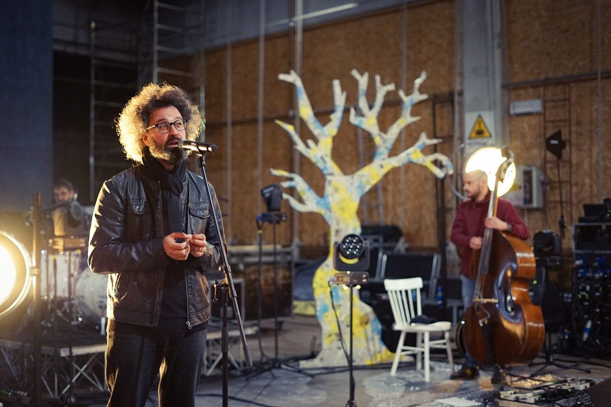 Abbi Cura di Me scenografia