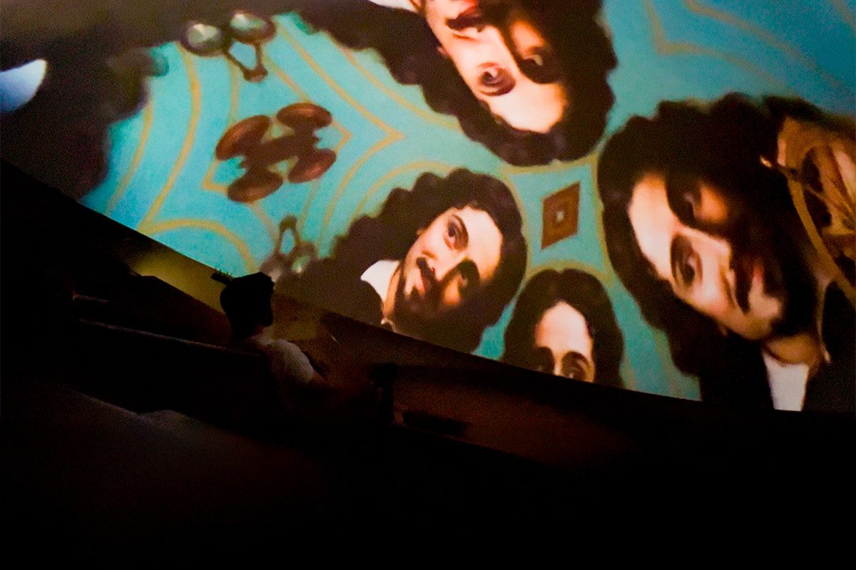 Dettaglio della proiezione a 360 gradi nel planetario