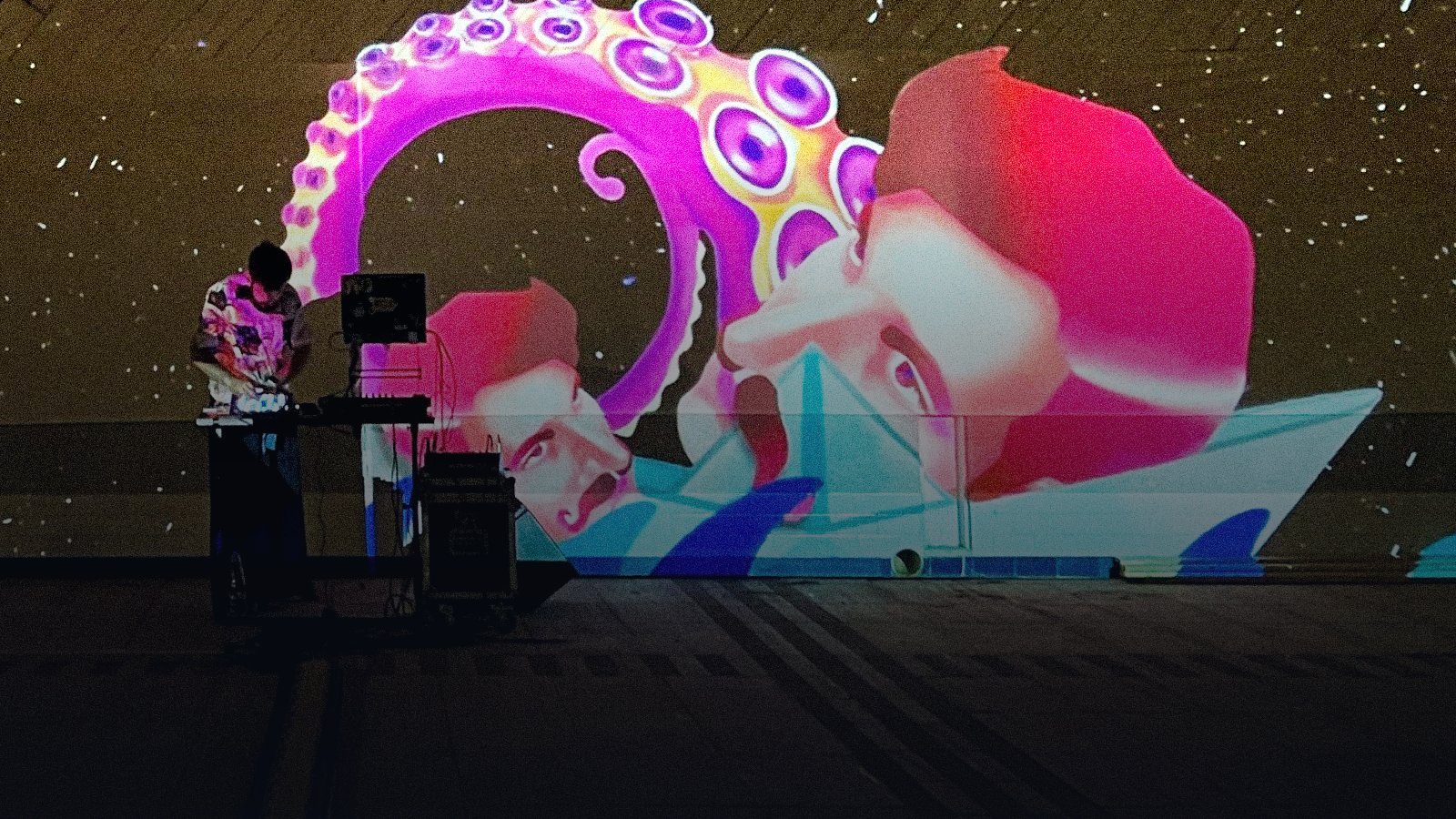 FANTASTIK - the live audiovisual set, with hand-drawn plates projected on the wall