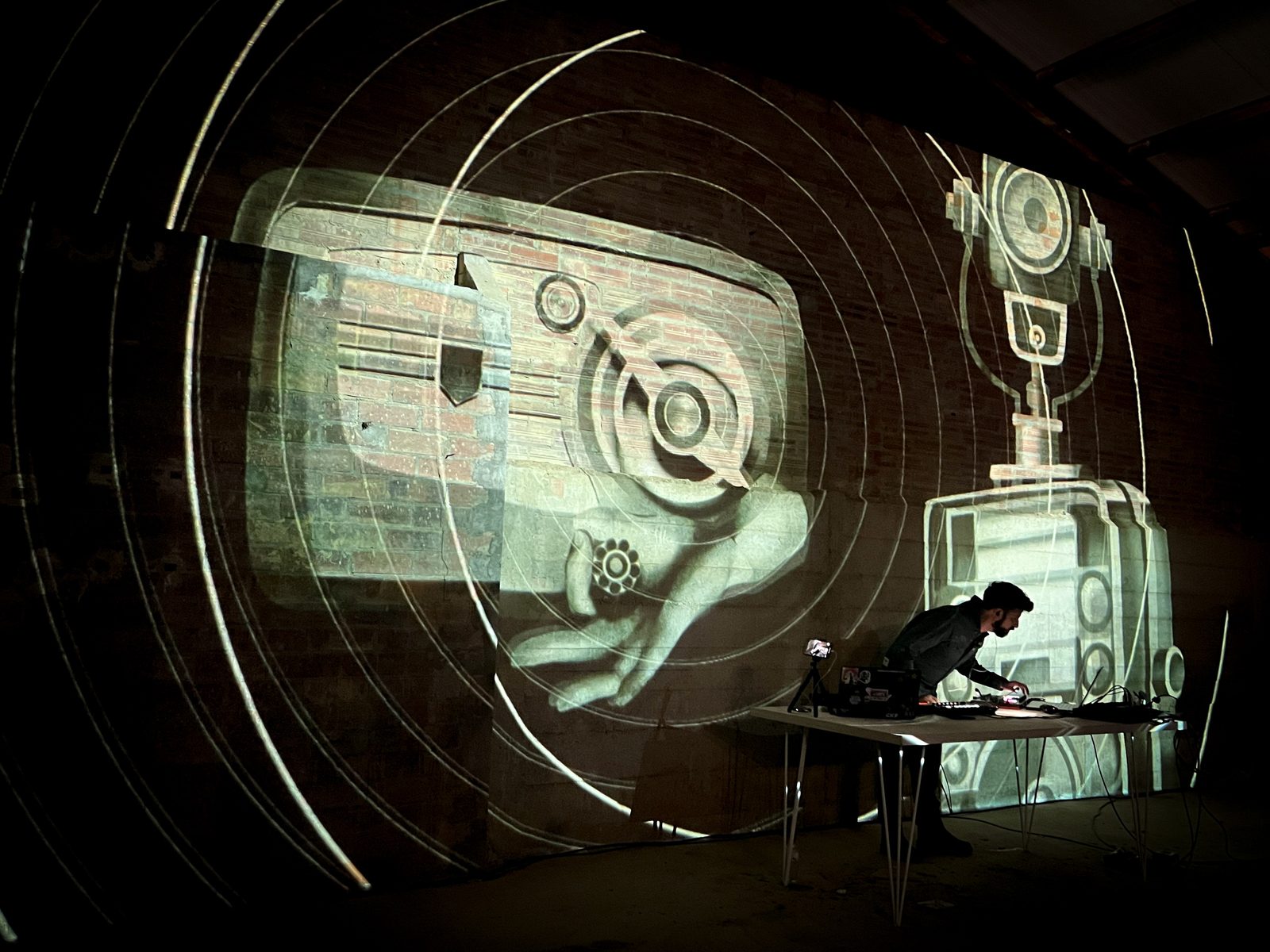 Proiezione dei suoni dal sottosuolo forniti dall'INGV