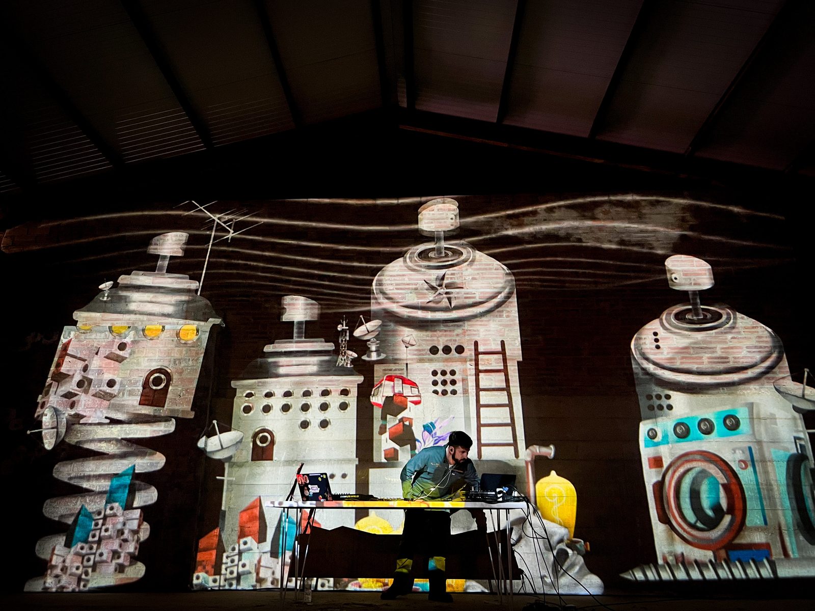 Composizione musicale originale con suoni dallo spazio