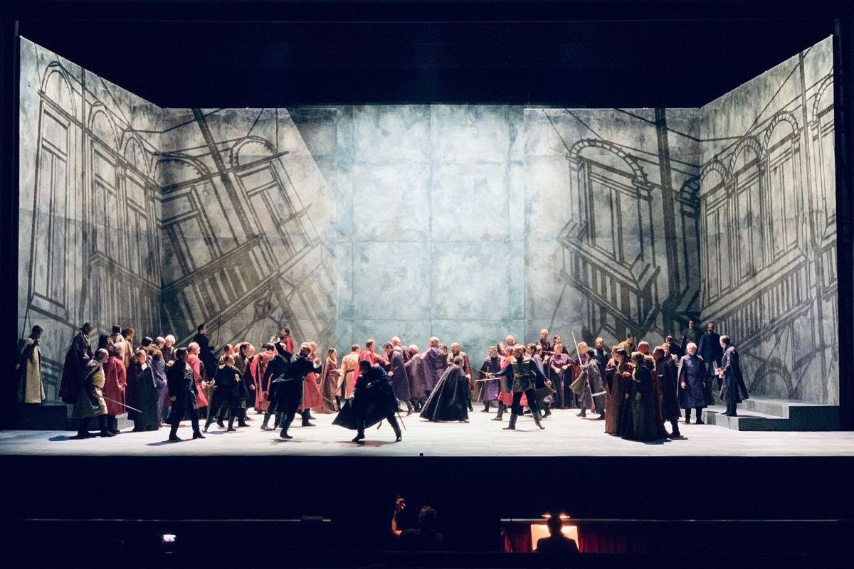 Romeo et Juliette - atmosfera immersiva creata dalle proiezioni