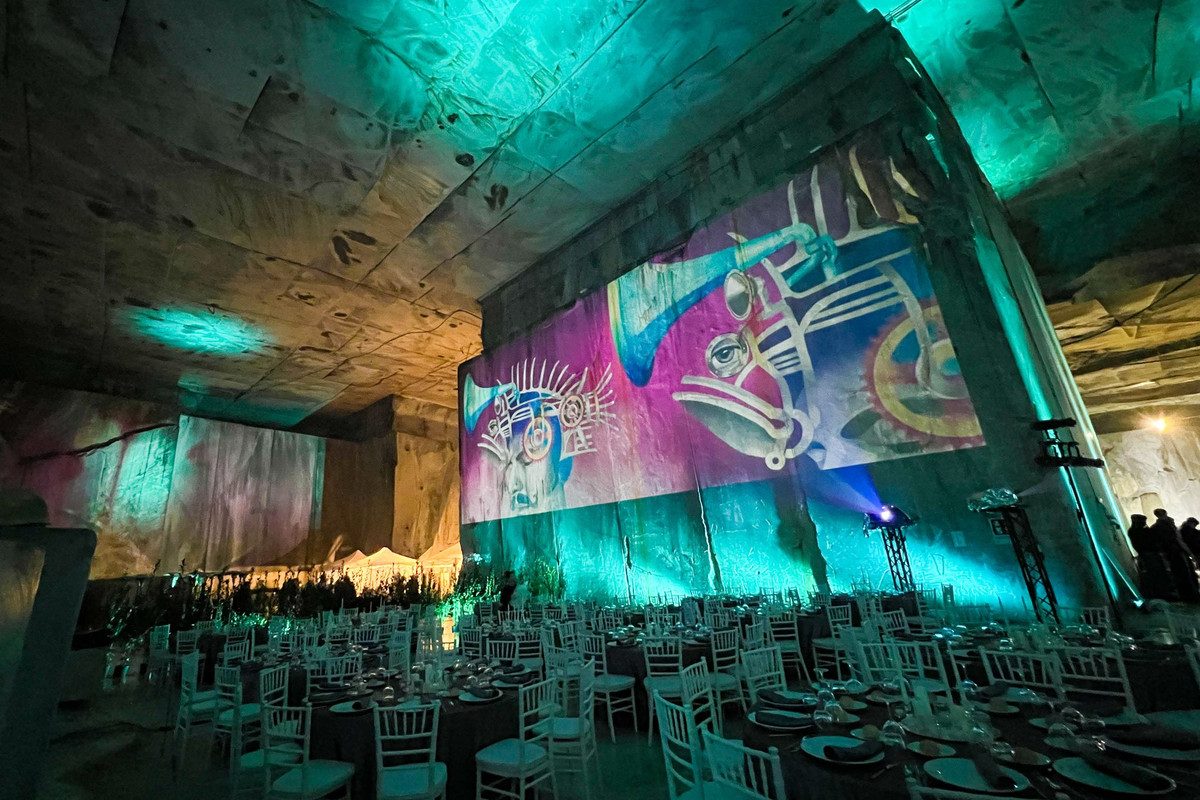 The Sea Orchestra - creature marine proiettate nella cava di Fantiscritti