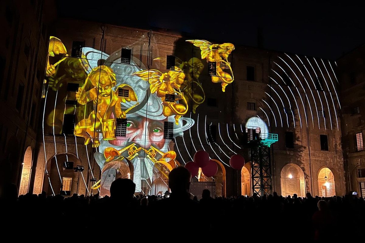 Proiezione monumentale sulla facciata del Palazzo della Pilotta