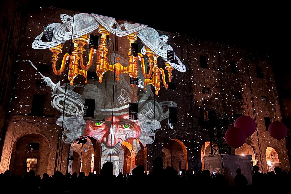 Dettaglio delle illustrazioni proiettate durante la Street Parade