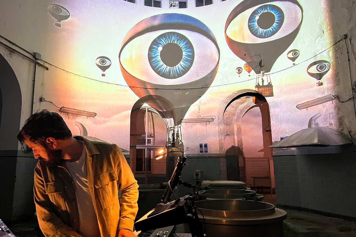 VERTIGO - il pubblico immerso nella performance audiovisiva