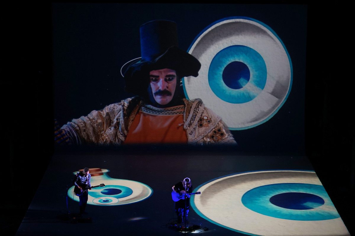 Illustrazioni animate durante l'atto Il Sogno