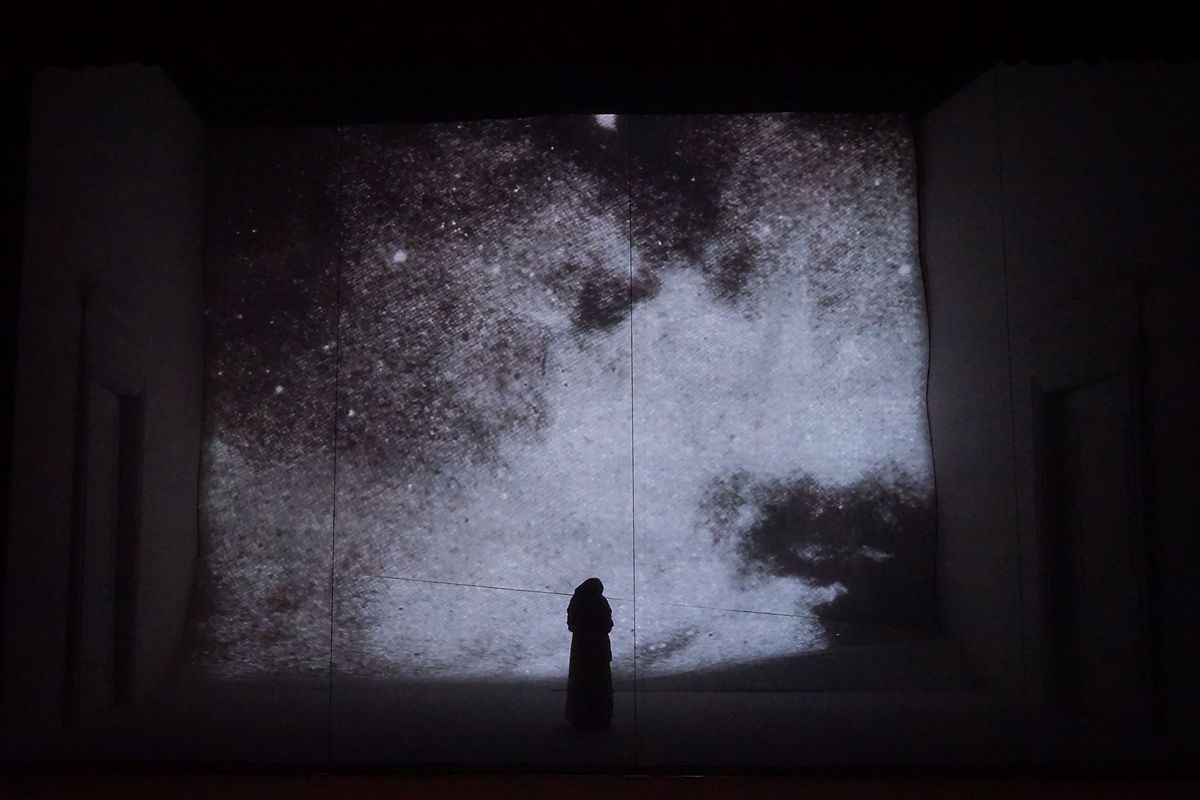 Werther - inchiostro che scola sulla scenografia digitale