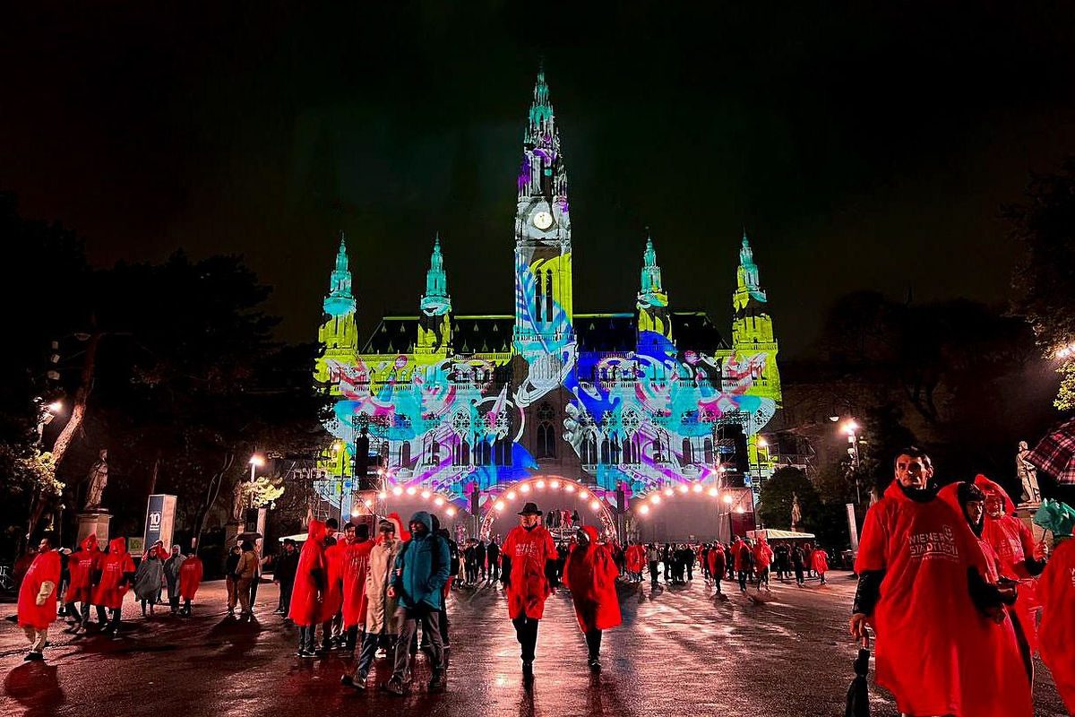 Wien Festwochen - dettaglio della proiezione sulla facciata